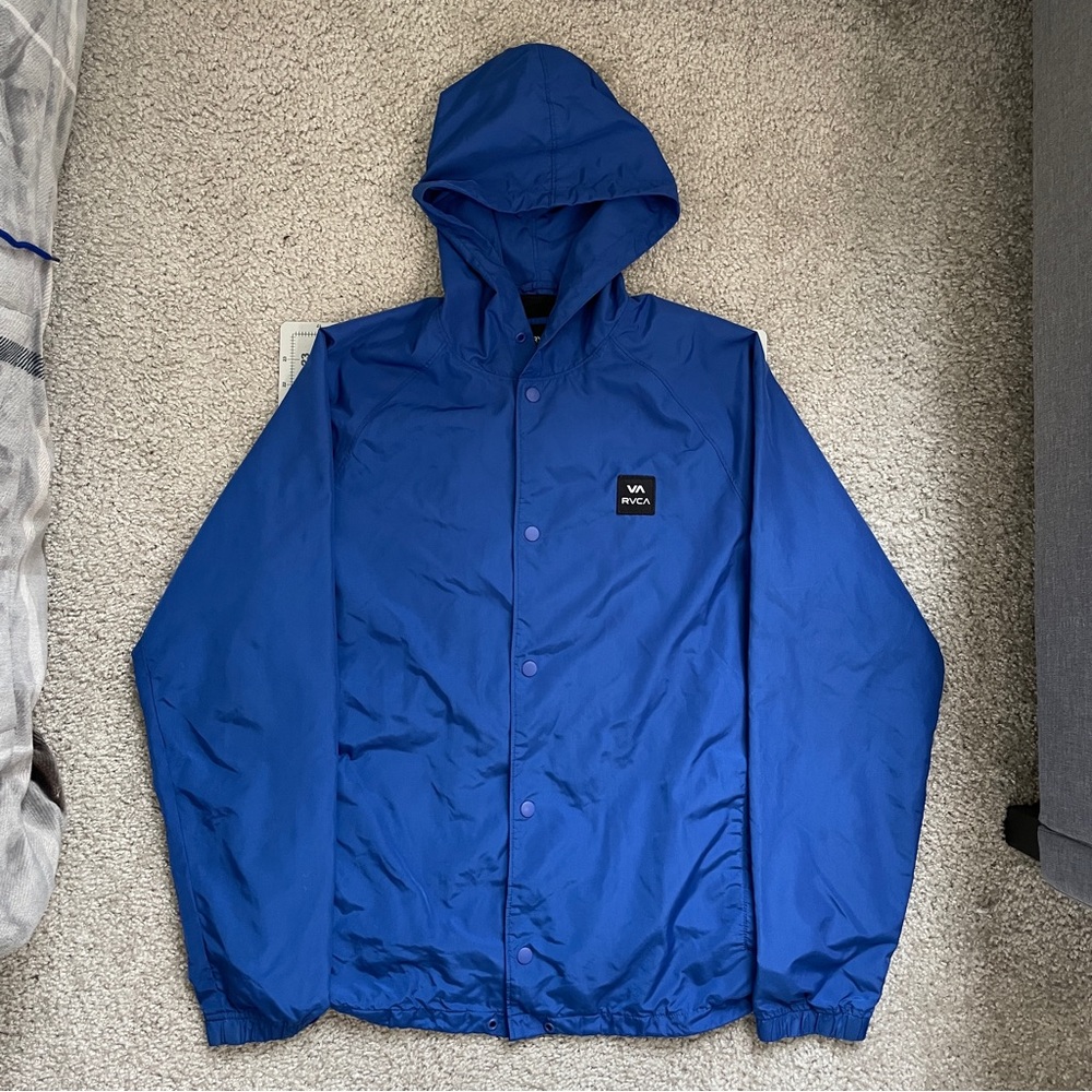 RVCA BLUE BUTTON DOWN WINDBREAKER
SIZE M